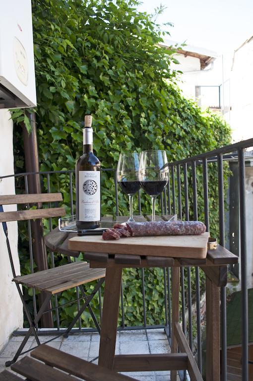 Di-Vinodormire La Morra Exterior foto